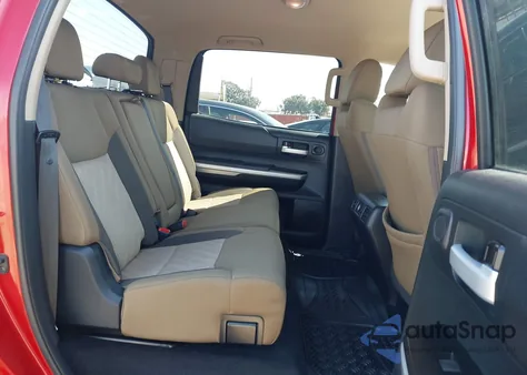 2017 Toyota Tundra Sr5 4.6L V8 z USA, uszkodzony, nr VIN 5TFEM5F12HX121428